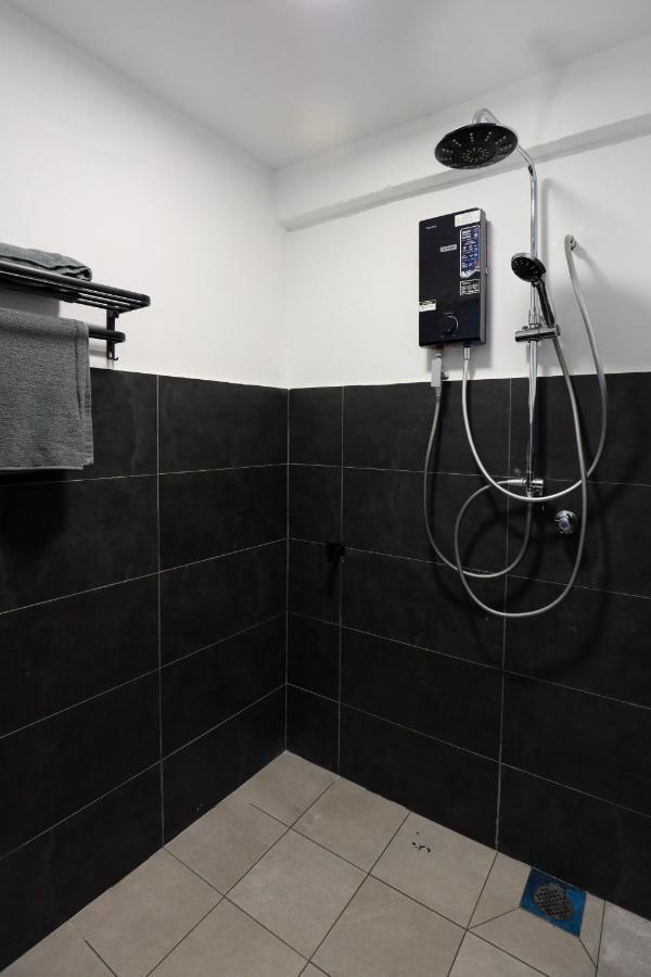 קואלה לומפור Cozy Homestay With Karaoke System & Pool Table מראה חיצוני תמונה